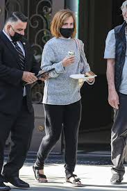 32,941,923 likes · 12,844 talking about this. Emma Watson Debuts A Bob While Out With Boyfriend Leo Robinton