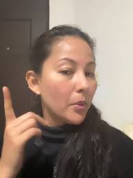 Aún seguimos jejeje 🤪 ya mero termino, ya mero termino 😁, Claro que me  tocaba la chamba de envolver toooooodos los regalitos, con mucho gusto  🫶🫶🫶