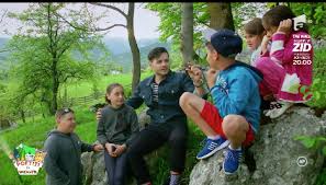 În ajutor vine enciclopedia, internetul și cunoștințele părinților. Poftiti In Vacanta Episoade Integrale Pe Antenaplay Antenaplay Ro