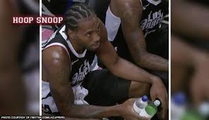 Kawhi leonard's hands are in lebron's face, everywhere. Ang Laki Kawhi Leonard Snatches Two Bottles In One Hand