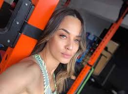 Andreea raicu este o vedeta perfect naturala sau, cel putin, asa se declara ea. Andreea Raicu A Implinit 43 De Ani Cum È™i A SÄƒrbÄƒtorit Vedeta Ziua De NaÈ™tere A LÄƒsat PretenÈ›iile Deoparte Foto Spynews Ro