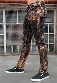 31'' inseam 77% cotton / 21% polyester / 2% spandex Acid Washed Jeans