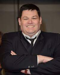 Mark andrew labbett (born 15 august 1965) is a british quizzer clarification needed and television personality.he is a chaser on the itv game show the chase, starting in 2009 and from june 2021, as one of the four chasers on abc's version of the chase. Mark Labbett Height In Feet How Tall Is The Beast On The Chase Celebrity News Showbiz Tv Express Co Uk