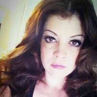 Clare Lindsey's Instagram, Twitter & Facebook