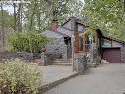 658 Homestead Pl Oradell Nj 07649 Mls 1919886 Zillow House Front House Goals Homesteading