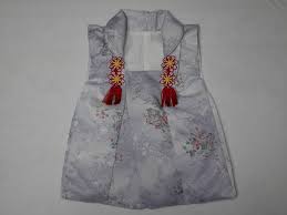 着物リメイク 派手のなってしまった柄や何年も袖を通していない着物を ちょっとお直し 寒い季節に温まる綿入り被布を作ってみませんか お子さんから大人の方まで お洒落な被布作りを楽しみましょう 子供 着物 被布 浴衣 作り方