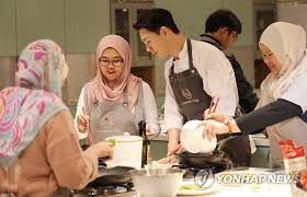 Food & culture korea academy · 6. K Food Popular Among Muslims Yonhap News Agency