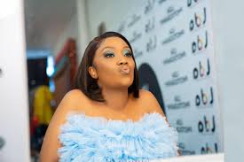 Vuyokazi Nciweni on Leaving a Toxic Relationship, Finding Love, and Her  Bright Future – Batswadi Magazine