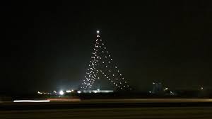 De toren is op 9 mei 1961 ceremonieel geopend door koningin juliana.met 372 meter is de gerbrandytoren de hoogste constructie in nederland. Grootste Kerstboom Ontstoken In Ijsselstein Nos