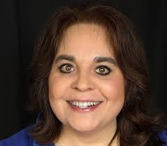 Ursula Mckay's Instagram, Twitter & Facebook