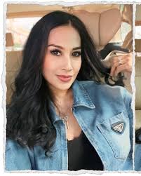 Beauty is Power,A smile its SWord💡 “Setiap garis tawa dan kerutan di  wajahmu adalah tanda kehidupan yang dijalani dengan baik.. Terimalah  anugerah menjadi tua dan keindahan penuaan dengan anggun."