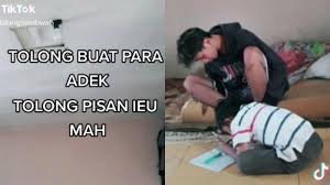 Video viral 16 menit 44 detik merupakan video adik kakak yang tengah berada di sebuah hotel. Viral Curhat Kakak Yang Kesal Bantu Adik Belajar Karena Sering Mengeluh Begini Pengakuan Lengkapnya Halaman 2 Tribunnews Com Mobile