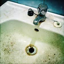 Moldy smelling water from bathroom faucet hometalk. 5 Dangerous Smells In Your Home That Should Never Be Ignored 12 Tomatoes