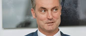 Anfangs verwechselte man uns noch mit der Tankstelle DEA“