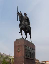 Zagreb croatia is the biggest town of croatia. Datei Estatua De Tomislav De Croacia Zagreb Croacia 2014 04 13 Dd 02 Jpg Wikipedia