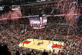 However the suns would recover and would send the series back to phoenix for game. Portland Trail Blazers Vs Los Angeles Lakers In Arena Report Coasters Blimps And Meyers Oh My Blazer S Edge