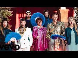 In attesa del video musicale, il brano è stato pubblicato corredato da una copertina realizzata dall'artista. Fedez Achille Lauro Orietta Berti Mille Official Video Youtube