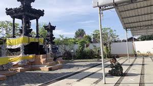 Kata ucapan natal ini dibuat dengan dua bahasa yaitu contoh teks naskah pembukaan oleh pembawa acara (mc). Https Solo Tribunnews Com 2021 03 17 Kisah Kakek Sriyanto Pernah Jadi Asisten Dekorasi Srimulat Kini Setia Nyervis Jam Blitz Kamera Https Cdn 2 Tstatic Net Solo Foto Bank Images Sriyanto Mengkal Di Tempat Terbuka Di Jalan Mt Haryono Manahan