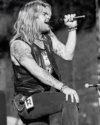 Junkyard singer David Roach has died of an 'aggressive cancer ...