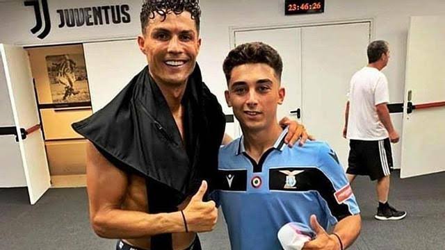 L'abrerenc de la Lazio Raúl Moro celebra el debut contra la Juventus