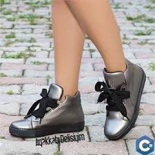 Lasli Platin Bilekte Spor Ayakkabi Source By Shirinmarupova71 Kiz Ayakkabilari Moda Ayakkabilar Ayakkabilar