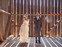 A Lovely Barn Wedding On Vancouver Island Weddingbells Barn Wedding Lovely Vancouver Island