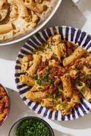 Creamy Cauliflower Pasta With Pecorino Bread Crumbs Recipe Recipe Cauliflower Pasta Nyt Cooking Creamy Cauliflower