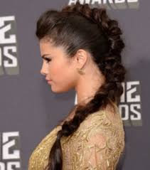 Cet art implique différents types d'interventions : 35 Idees De Coiffure Avec Une Tresse Qui Vous Donneront Envie De Vous Coiffer
