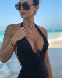 „safety sin earrings and many others availible now for worldwide shipping! Artur Boruc S Wife Sara Is A Singer Who Sells 3 000 Handbags Online And Speaks Three Languages