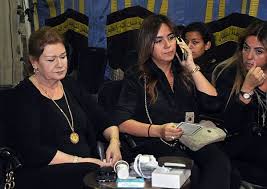 تصدرت الفنانة ميمي جمال زوجة الراحل حسن مصطفى، تريند جوجل ومواقع التواصل الإجتماعي، بعد ظهورها ضيفة في برنامج «كلمة أخيرة»، مساء أمس، والذي تقدمه الاعلامية لميس الحديدي والمذاع على فضائية on، وتحدثت عن أسباب قرار. Ø¨Ø§Ù„ØµÙˆØ± Ù…ÙŠÙ…ÙŠ Ø¬Ù…Ø§Ù„ ØªÙ†Ù‡Ø§Ø± Ø£Ø«Ù†Ø§Ø¡ ØªÙ„Ù‚ÙŠÙ‡Ø§ Ø§Ù„Ø¹Ø²Ø§Ø¡ ÙÙŠ Ø­Ø³Ù† Ù…ØµØ·ÙÙ‰ Ø§Ù„ÙƒÙˆÙÙŠØ© Ù†ÙŠÙˆØ²
