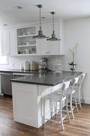 decouvrir la beaute de la petite cuisine ouverte white modern kitchen white kitchen design kitchen cabinet design