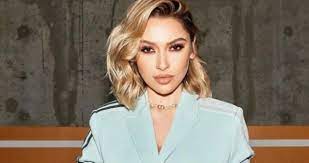 Hadise, 1985 yılında belçika'da doğmuştur. Asg032wicdfcwm