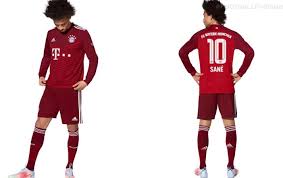 The bayern münchen 21/22 away kit is mainly black. O7dh1varkue5lm