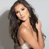 Tanya Crowe's Instagram, Twitter & Facebook