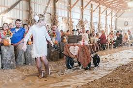 A Fall Barn Wedding At Elliott Farms In Paducah Kentucky By Rachael Houser Photography Fall Barn Wedding Kentucky Wedding Paducah