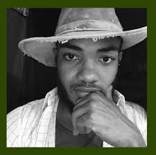 Découvrez le portrait du président de l'association IMANA, Ounloui. #imana  #associationenvironnementale #anjouan #comores #anjouanisland #anjouannaise  #anjouanais #anjouancomores #mutsamudu #environnement #comores #solidarite  #comoresenligne ...