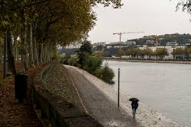 Vers 23h00, une femme circulait en voiture dans le quartier dans le quartier de teisseire. Ces Faits Divers Qui Ont Marque L Annee 2019