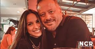 Don Stockwell y Alejandra González se fueron de viaje para olvidar el trago  amargo de Miss Costa Rica