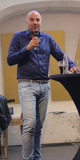 John van den heuvel jeugdfoto. John Van Den Heuvel Wikipedia