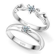 Foto tangan dengan cincin tunangan. Forced To Marry Jeon Jungkook B1 Wedding Day Wedding Ring Designs Wedding Rings Celtic Wedding Rings