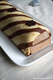 Buche Mousse Au Chocolat Et Cremeux Praline Buche De Noel Chocolat Alimentation Chocolat