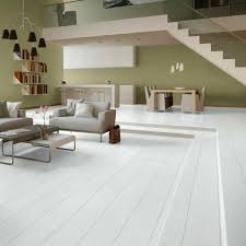 40 Wunderschone Fotos Von Laminat In Weiss Archzine Net Laminat Weiss Wohnzimmer Weiss Laminat