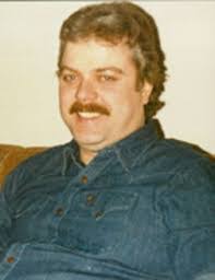 Robert Garth's Instagram, Twitter & Facebook