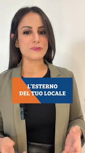 Nell’arredo di un locale, anche la vetrina esterna fa la differenza: oggi,  con Gaia, vediamo qualche suggerimento su come organizzarla al meglio,  rispettando le normative e sfruttando qualche trucco ...