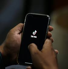 Tiktok S Proposed Deal Under Review By Trump Administration The New York Times
