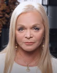 Лариса долина — народная артистка рф, актриса, певица, победительница масштабного в 1973 году молодая исполнительница начинает работать в ресторане. Dolina Larisa Aleksandrovna Vikipediya