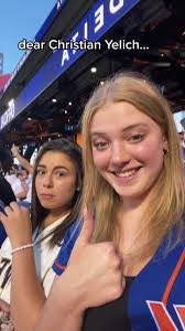 Summer Watkins's Instagram, Twitter & Facebook