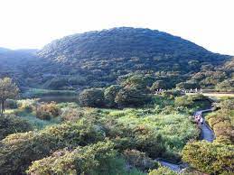 台北旅遊 大屯山自然公園 美麗的湖畔伴隨著涼爽的微風與美麗的助航站夜景 民航局導航站 布咕布咕美食小天地 痞客邦