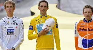 Le tour de france 2010 s'était achevé sur des regrets pour andy schleck, passé à côté de la consécration pour 39 secondes, perdues en partie sur un incident mécanique dans les vous recherchez le classement d'une étape ou le classement général d'un tour de france depuis 1947. Cyclisme Tour De France Contador Vainqueur Avant D Etre Declasse Un Podium Chamboule Retour Sur L Edition 2010 Sport 365