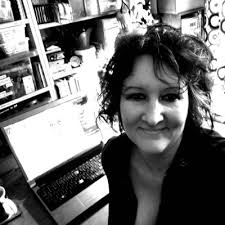 Amanda Hone's Instagram, Twitter & Facebook